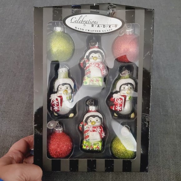 Celebrations by Radko Penguins w Gifts Glitter Balls Ornament Set Box Glass 8pc - Picture 7 of 7